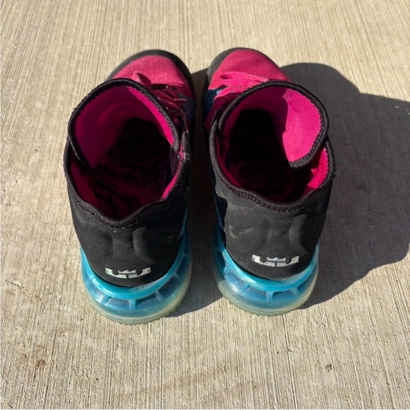 Mens Black and Pink Athletic Shoes - Picture 4 of 7